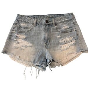 American Eagle high rise distressed shorts 😍